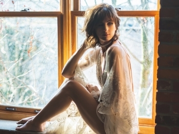 A Beginner’s Guide to Boudoir Photography: What to Expect image