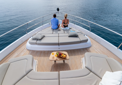 Yacht Charter Etiquette: What Guests Get Wrong Their First Time blog image